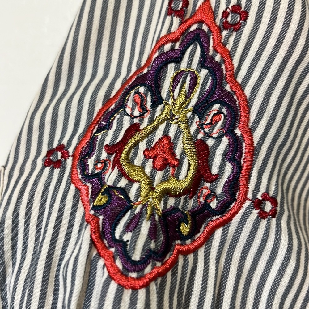 3J Workshop Johnny Was gray/ white striped embroidered long blouse. Size Small - Picture 8 of 12